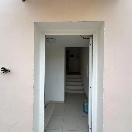 Classy Lea Apartment Durres